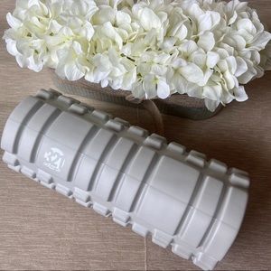 (NEW) Medium Density Deep Tissue Massager - Gray